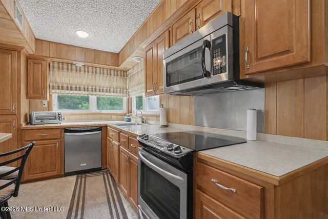 2416 Rolling Meadows Road, Gautier, MS 39553