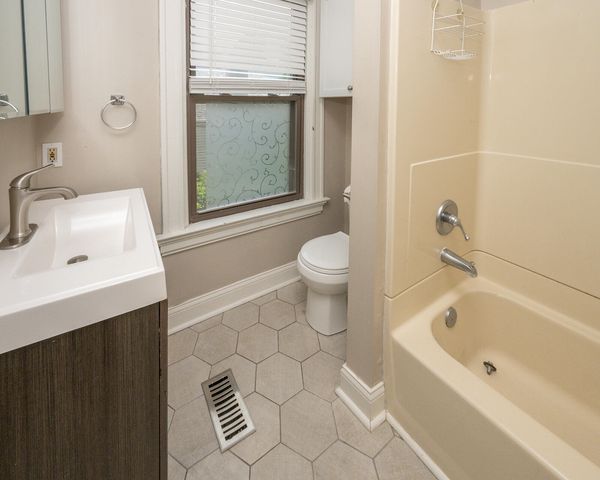 303 E 21st Street, Covington, KY 41014