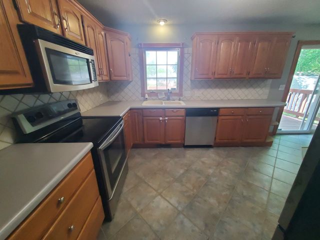 30 Parkview Drive, Eldridge, IA 52748