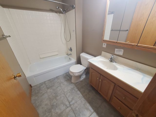 30 Parkview Drive, Eldridge, IA 52748