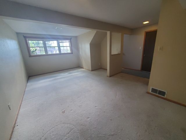 30 Parkview Drive, Eldridge, IA 52748