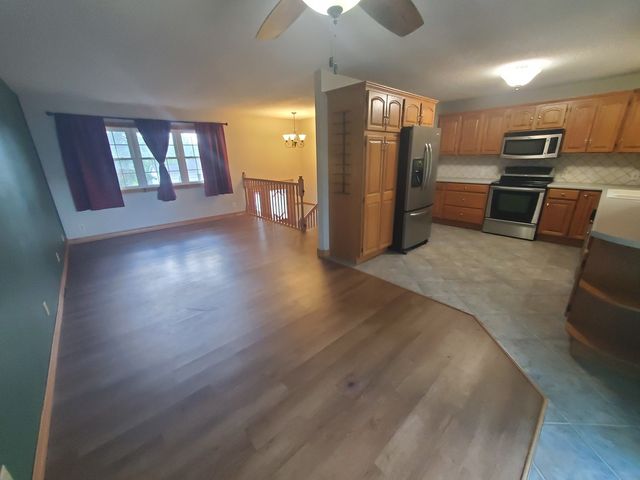 30 Parkview Drive, Eldridge, IA 52748