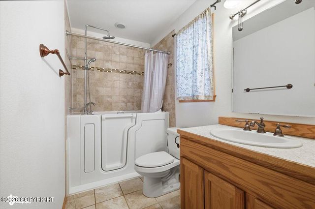 3978 N Meadow Lakes Drive, Wasilla, AK 99623