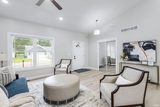 51670 Prescott Avenue, South Bend, IN 46637