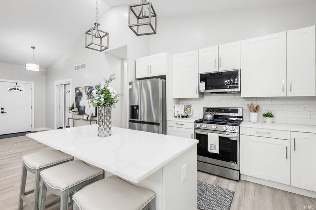 51670 Prescott Avenue, South Bend, IN 46637