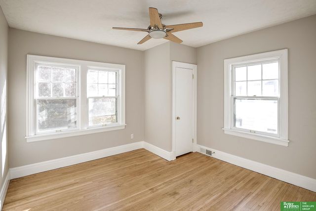 1050 S 35th Avenue, Omaha, NE 68105