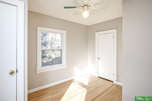 1050 S 35th Avenue, Omaha, NE 68105