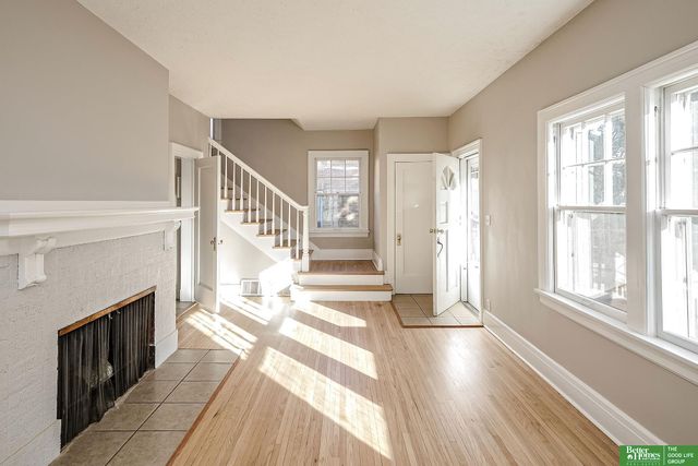 1050 S 35th Avenue, Omaha, NE 68105