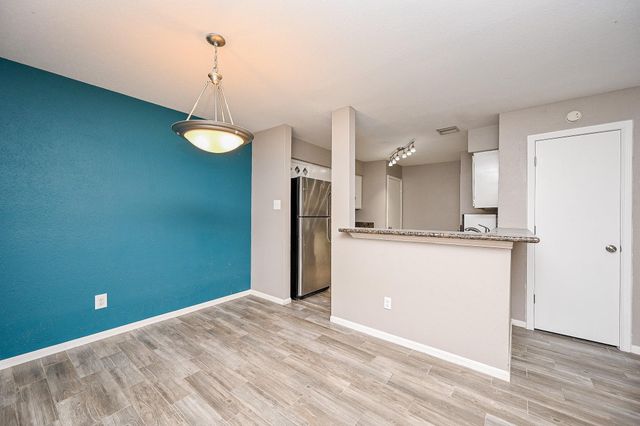 2211 S Kirkwood Road S 45, Houston, TX 77077