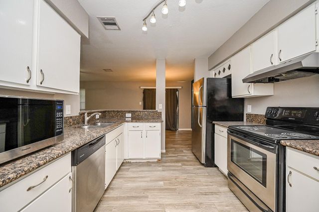 2211 S Kirkwood Road S 45, Houston, TX 77077