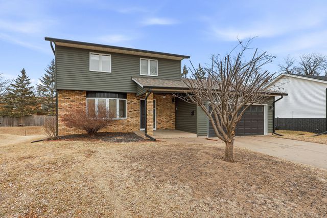 2250 W Columbia Avenue, Davenport, IA 52804