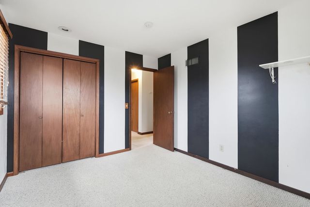 2250 W Columbia Avenue, Davenport, IA 52804