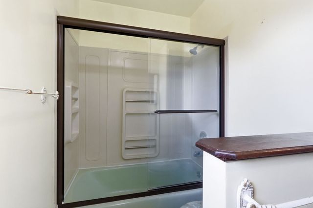 2250 W Columbia Avenue, Davenport, IA 52804