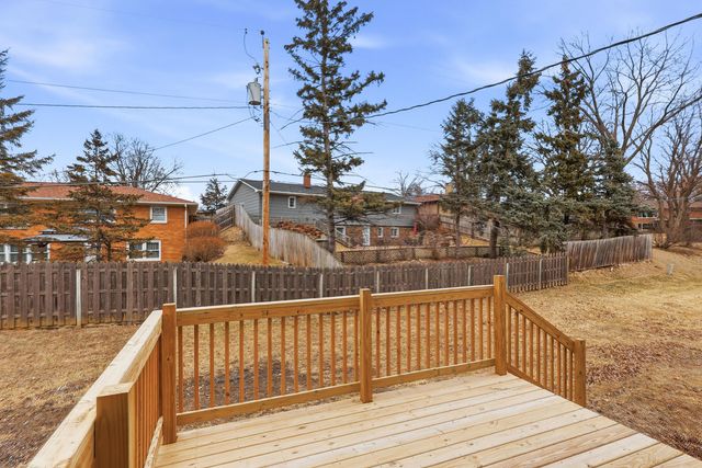 2250 W Columbia Avenue, Davenport, IA 52804