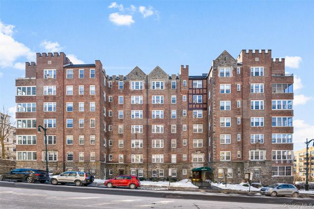 21 N Chatsworth Avenue 2L, Larchmont, NY 10538