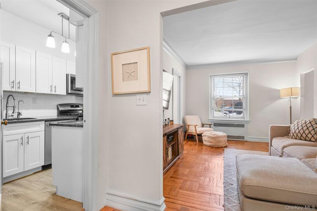 21 N Chatsworth Avenue 2L, Larchmont, NY 10538