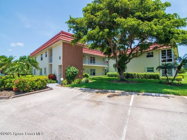 8 Vista Palm Lane, 106, Vero Beach, FL 32962