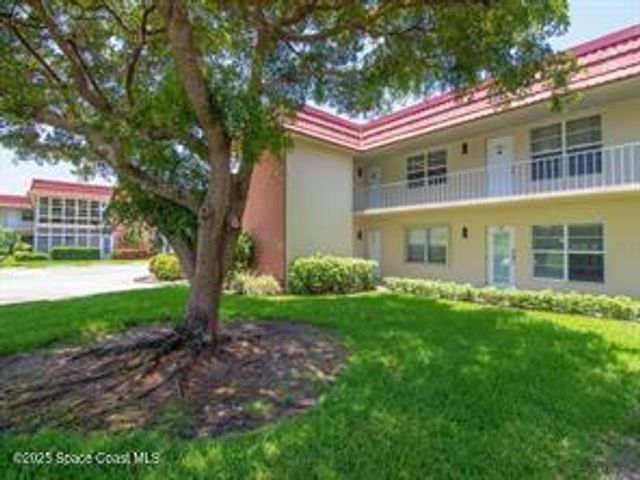 8 Vista Palm Lane, 106, Vero Beach, FL 32962