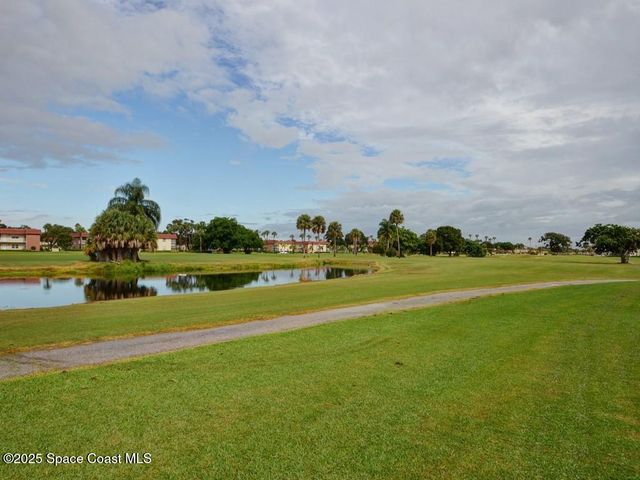 8 Vista Palm Lane, 106, Vero Beach, FL 32962