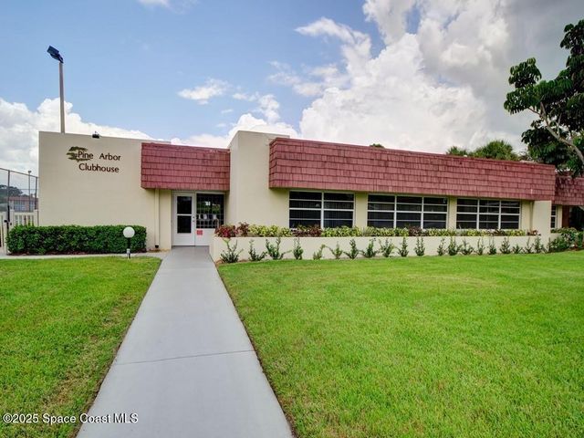 8 Vista Palm Lane, 106, Vero Beach, FL 32962