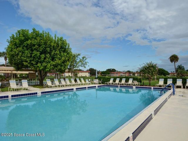 8 Vista Palm Lane, 106, Vero Beach, FL 32962