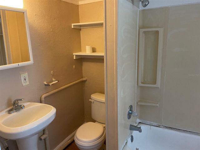 2010 28TH AVENUE N, St Petersburg, FL 33713