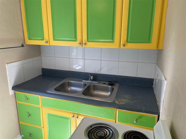 2010 28TH AVENUE N, St Petersburg, FL 33713