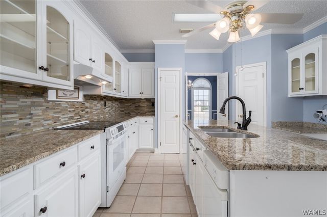 1649 Medlar, Tuscaloosa, AL 35405