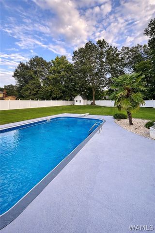 1649 Medlar, Tuscaloosa, AL 35405