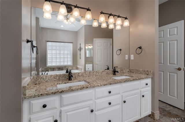 1649 Medlar, Tuscaloosa, AL 35405