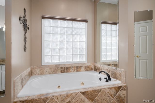 1649 Medlar, Tuscaloosa, AL 35405