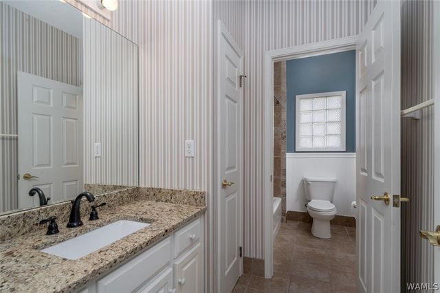 1649 Medlar, Tuscaloosa, AL 35405