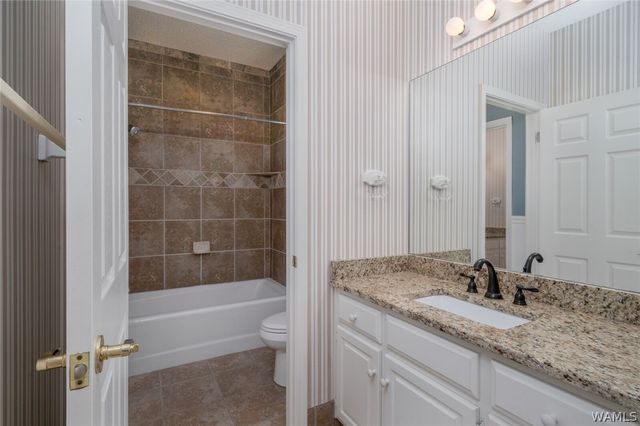 1649 Medlar, Tuscaloosa, AL 35405