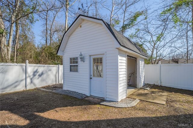 1649 Medlar, Tuscaloosa, AL 35405