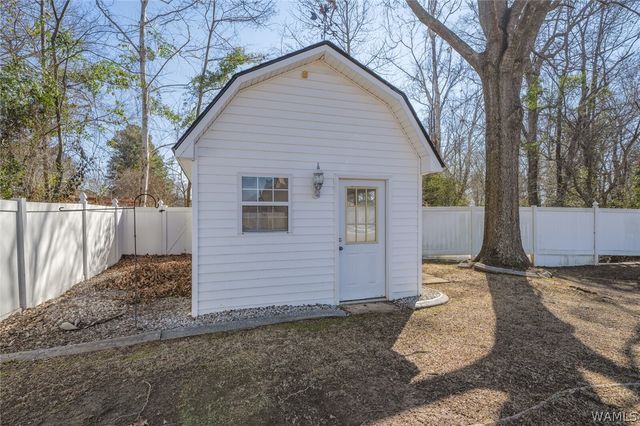 1649 Medlar, Tuscaloosa, AL 35405