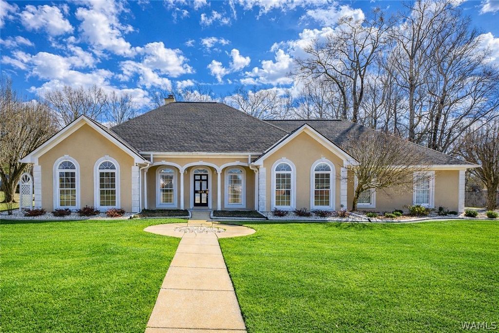 1649 Medlar, Tuscaloosa, AL 35405