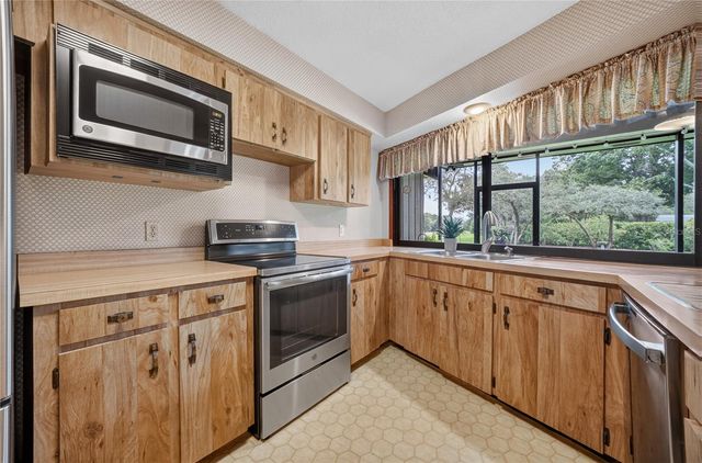 190 CANTERCLUB TRAIL NW, Longwood, FL 32779