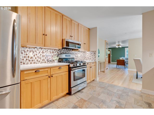 7335 Sw 68TH Ave, Portland, OR 97223