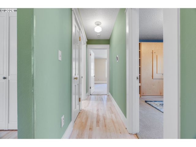 7335 Sw 68TH Ave, Portland, OR 97223