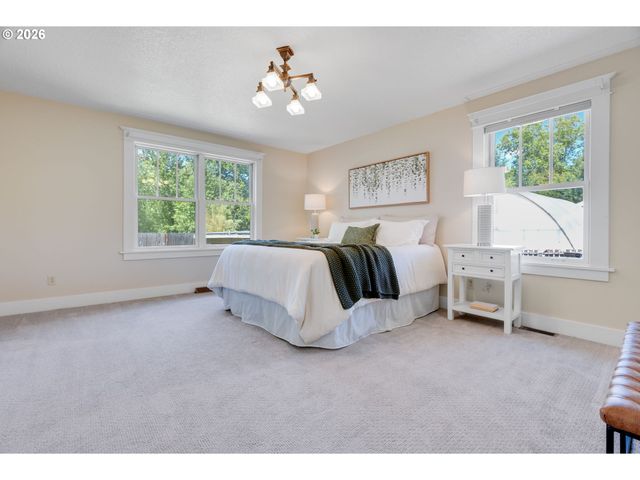 7335 Sw 68TH Ave, Portland, OR 97223