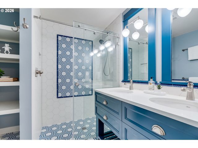 7335 Sw 68TH Ave, Portland, OR 97223