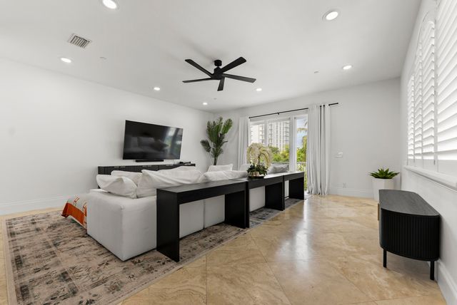 430 SUNSET Drive, Pompano Beach, FL 33062