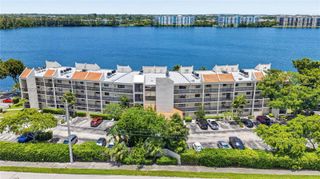 117 Lake Emerald Dr 408, Oakland Park, FL 33309