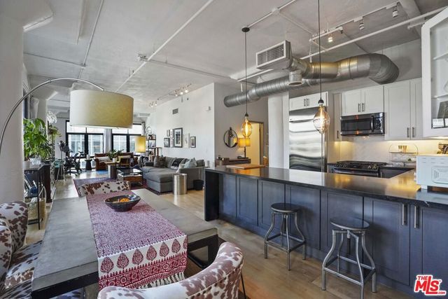 330 W 11th Street 306, Los Angeles, CA 90015
