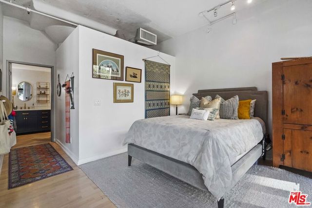 330 W 11th Street 306, Los Angeles, CA 90015