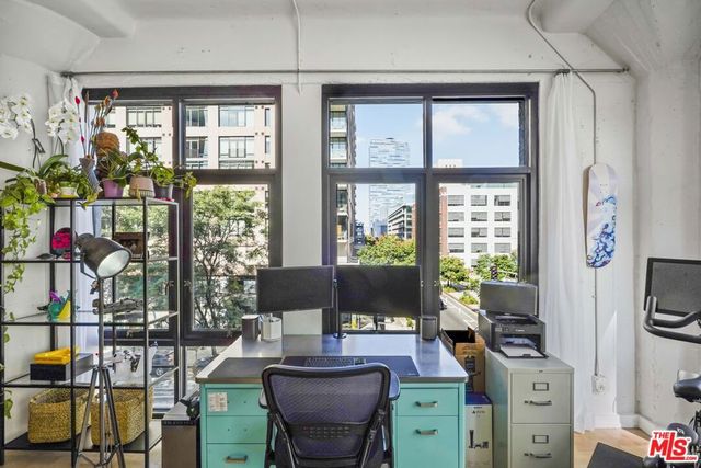 330 W 11th Street 306, Los Angeles, CA 90015