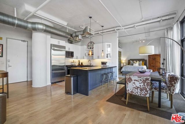 330 W 11th Street 306, Los Angeles, CA 90015