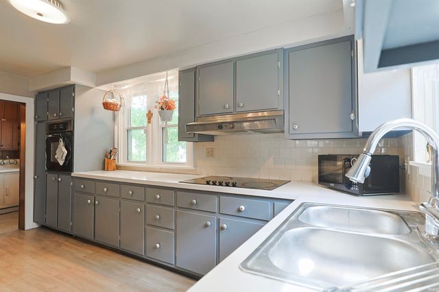 207 W 12th Street, Mishawaka, IN 46544