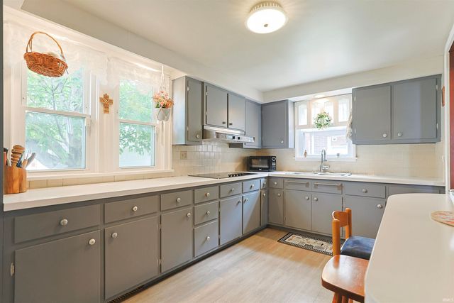 207 W 12th Street, Mishawaka, IN 46544
