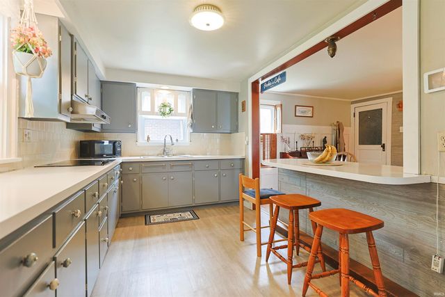 207 W 12th Street, Mishawaka, IN 46544